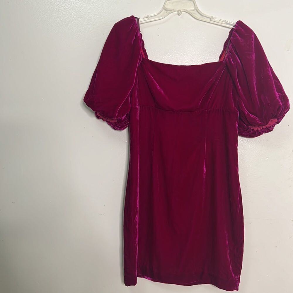 BCBGMAXARAZIA VELVET DARK MARGENTA NWT DRESS SIZE 6